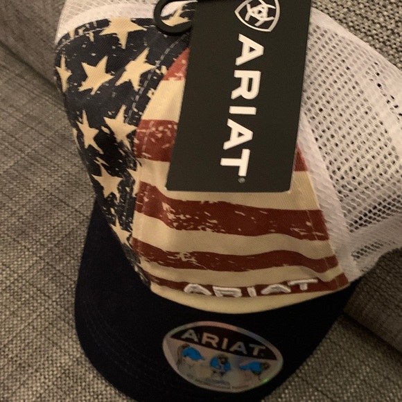 Ariat Women’s USA Stars and Stripes NWT Patriotic “Ponyflo” Cap - Picture 10 of 10